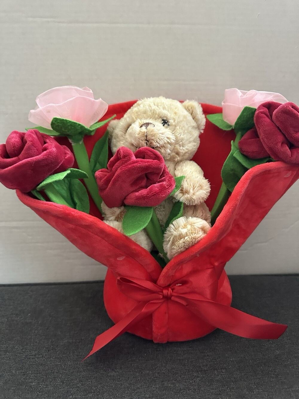 Vintage Teddy Bear Rose Bouquet Plush Valentine Flowers Meijer Romantic Gift